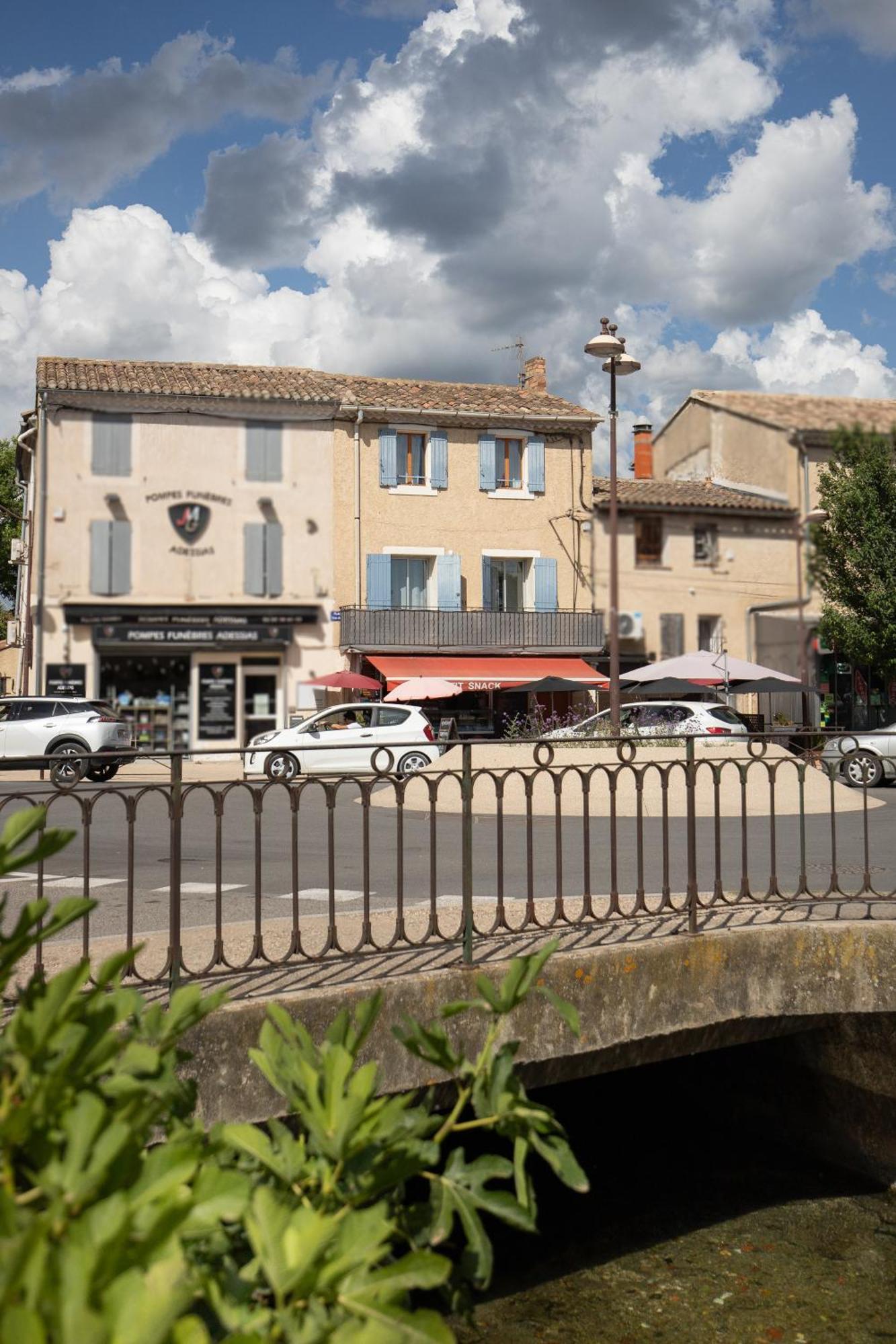 Le Partage Des Eaux - 4 Couchages - Hypercentre - Clim - Wifi Apartman L'Isle-sur-la-Sorgue Kültér fotó